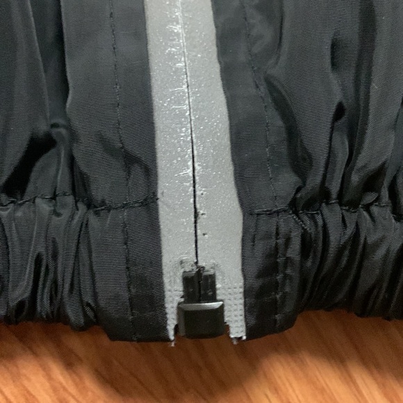 Reflective wind breaker - Picture 3 of 3